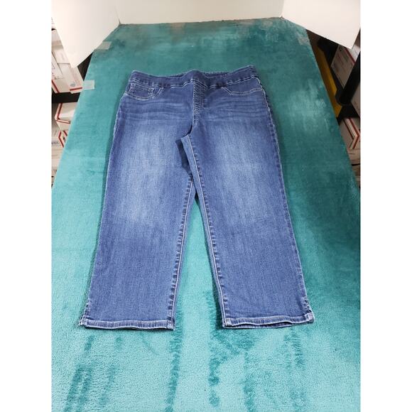 Chicos Jeans 1 US Size 8 Womens Blue Stretch Pants Denim Mid Rise Pull On Capri - Picture 1 of 11